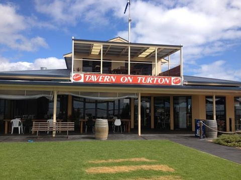 Tavern On Turton - Sunshine Coast Tourism 0