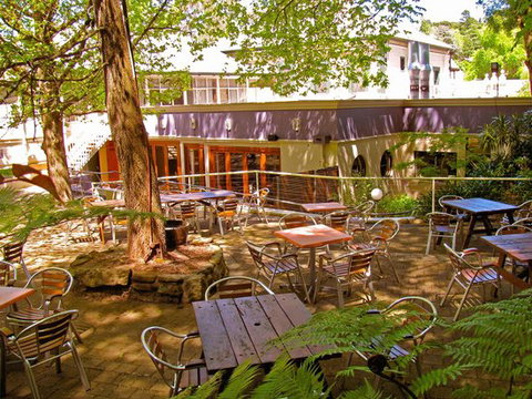 The Aldgate Pump Hotel - Holiday Sunshine Coast 0