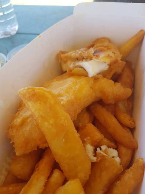 Debbie's Seafood & Deb's Fish Cafe - Holiday Sunshine Coast 2