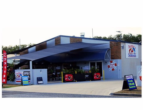 Debbie's Seafood & Deb's Fish Cafe - Holiday Sunshine Coast 0