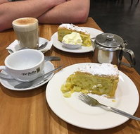 Cafe XS - Holiday Sunshine Coast