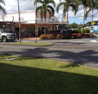Famishes Cafeteria - Holiday Sunshine Coast