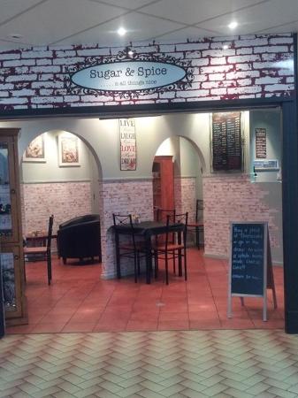 Leonore's Coffee Lounge - Sunshine Coast Tourism 0