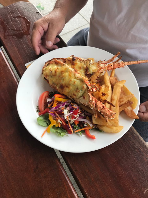 North Lakes Tavern - Holiday Sunshine Coast 2