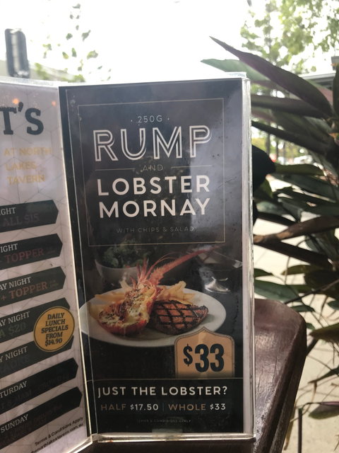 North Lakes Tavern - Holiday Sunshine Coast 6