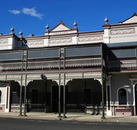Warwick Hotel - Holiday Sunshine Coast