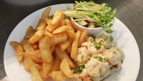 Nicholsons Bar And Grill - Holiday Sunshine Coast 1