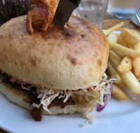 Gilligan's Cafe Bar - Holiday Sunshine Coast