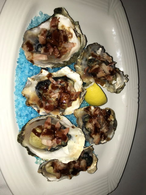 Oasis Restaurant And Bar - Sunshine Coast Tourism 2