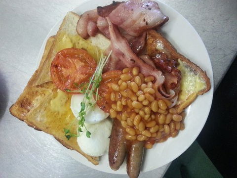 The Slotted Spoon Cafe - Holiday Sunshine Coast 0