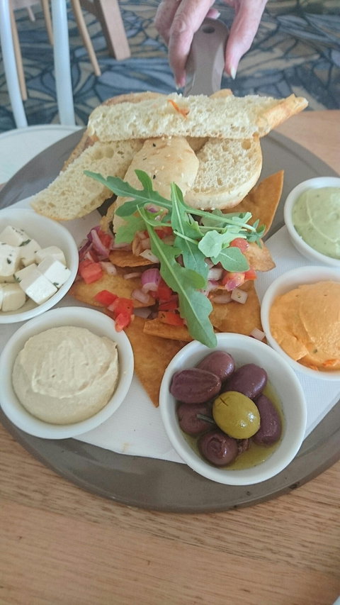 Trinity Beach Tavern - Holiday Sunshine Coast 3