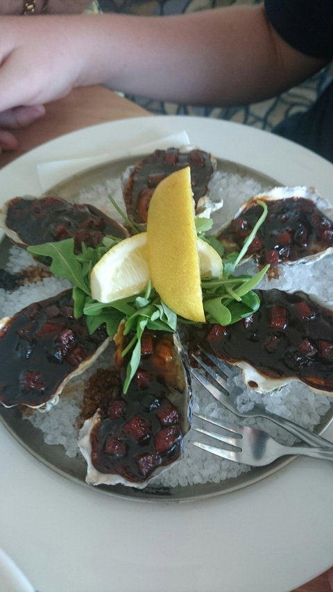 Trinity Beach Tavern - Holiday Sunshine Coast 5