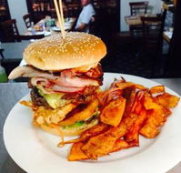 Gin Gin Hotel - Sunshine Coast Tourism