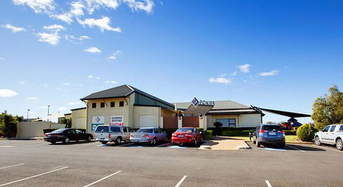 Highfields Tavern - Holiday Sunshine Coast 0