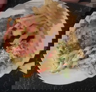 Mud Hut Hotel - Holiday Sunshine Coast