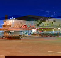 Grand Old Crow Hotel - Holiday Sunshine Coast
