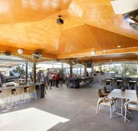 Redland Bay Hotel - Holiday Sunshine Coast