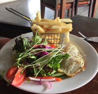 The Highlander Tavern - Holiday Sunshine Coast