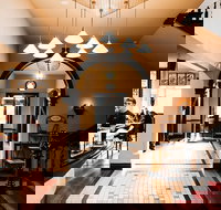 Auburn Hotel - Holiday Sunshine Coast