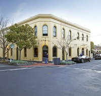 College Lawn Hotel - Sunshine Coast Tourism