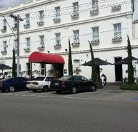 Middle Park Hotel - Holiday Sunshine Coast