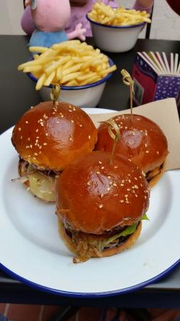 Burger Burger - Holiday Sunshine Coast 0