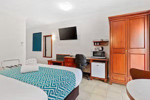 The Coffee House Apartments & Bistro - Sunshine Coast Tourism 2