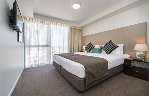 Empire Apartment Hotel - Holiday Sunshine Coast 5