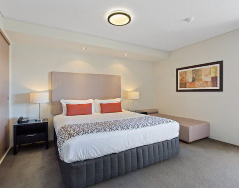 CBD Executive Apartments - Holiday Sunshine Coast 1