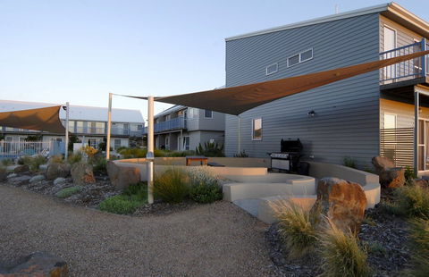 Quest Williamstown North - Sunshine Coast Tourism 0