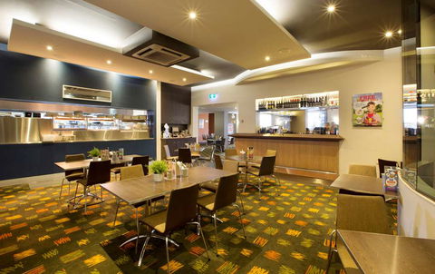 Nightcap At St Albans Hotel - Sunshine Coast Tourism 3