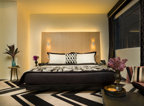 Adelphi Hotel - Sunshine Coast Tourism 4