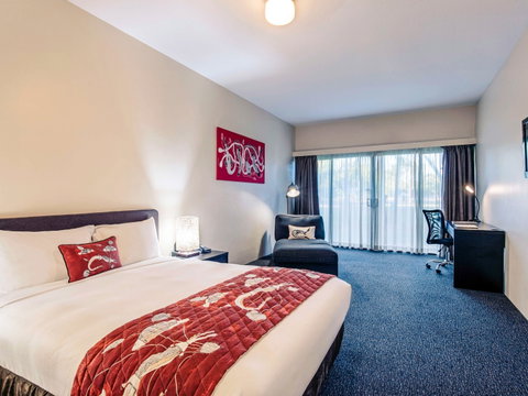 Mercure Kakadu Crocodile Hotel - Holiday Sunshine Coast 4