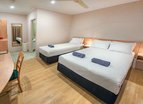 Contour Hotel - Sunshine Coast Tourism 6