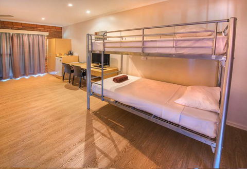 Contour Hotel - Sunshine Coast Tourism 8