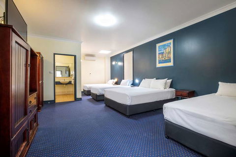 Atherton Hotel - Sunshine Coast Tourism 7