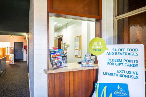 Chardons Corner Hotel - Sunshine Coast Tourism 1