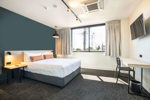 Chardons Corner Hotel - Sunshine Coast Tourism 6