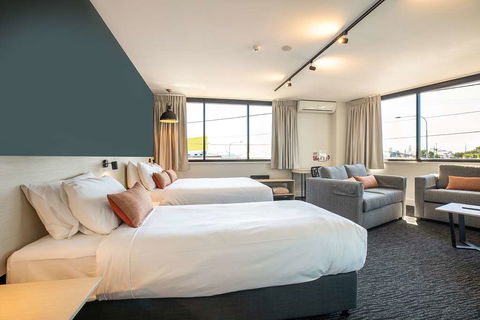 Chardons Corner Hotel - Sunshine Coast Tourism 7