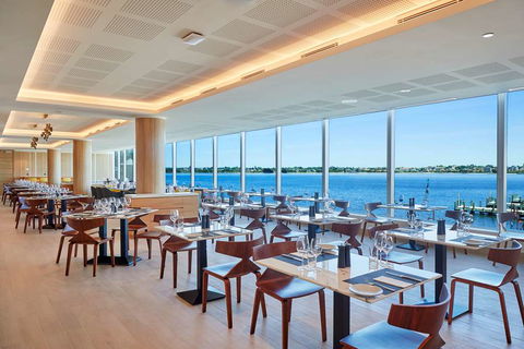 DoubleTree By Hilton Perth Waterfront - Holiday Sunshine Coast 16