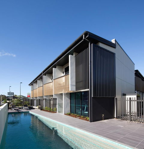 The Glen Hotel & Suites - Sunshine Coast Tourism 5