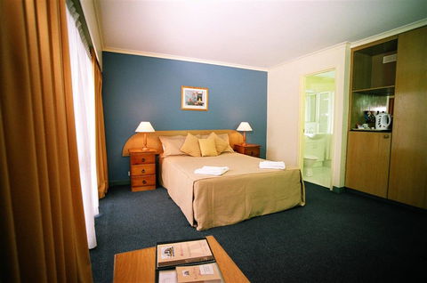 Mount Ommaney Hotel Apartments - Sunshine Coast Tourism 2
