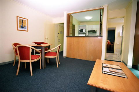Mount Ommaney Hotel Apartments - Sunshine Coast Tourism 4