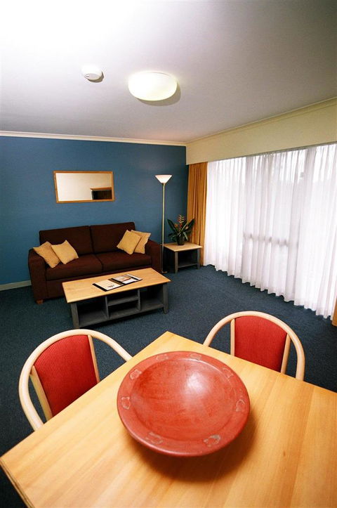 Mount Ommaney Hotel Apartments - Sunshine Coast Tourism 5