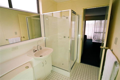 Mount Ommaney Hotel Apartments - Sunshine Coast Tourism 6