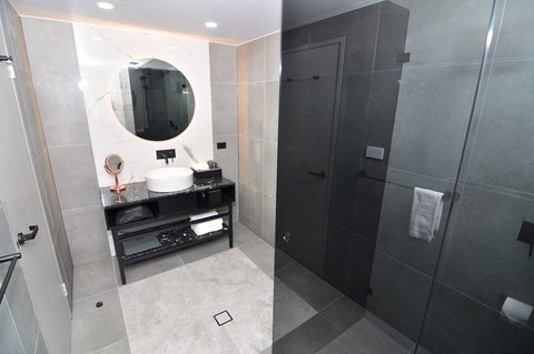 Deco Hotel - Sunshine Coast Tourism 2