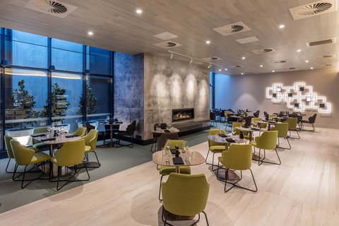 Deco Hotel - Sunshine Coast Tourism 4