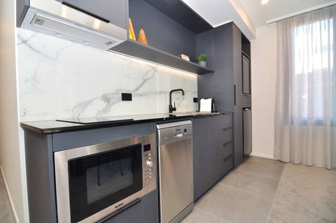 Deco Hotel - Sunshine Coast Tourism 5