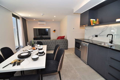 Deco Hotel - Sunshine Coast Tourism 6