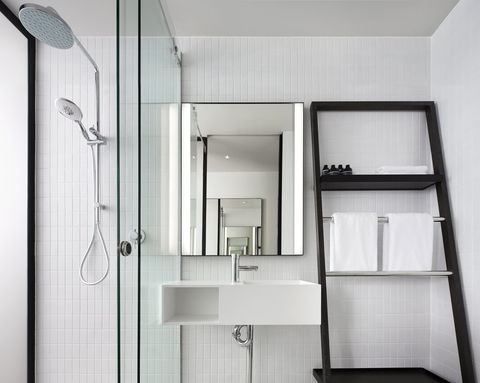 Little National Hotel - Sunshine Coast Tourism 3